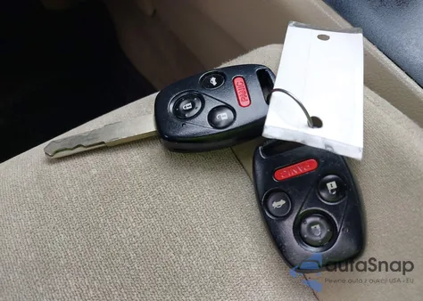 2010 Honda Accord 2.4 Lx from USA, damaged, VIN 1HGCP2F32AA173067